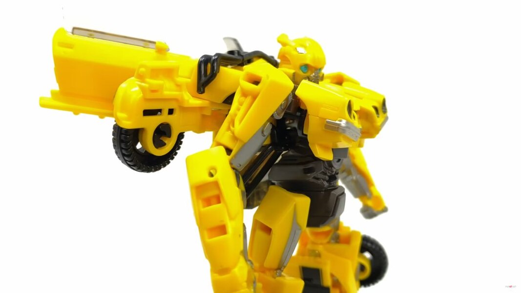 In Hand Image Of Transformers Rise Of The Beasts SS 100 Bumblebee  (30 of 44)